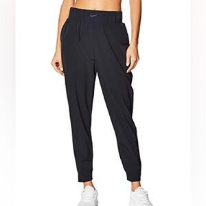 Nike Women's Bliss Lux Slim Fit Training Pants